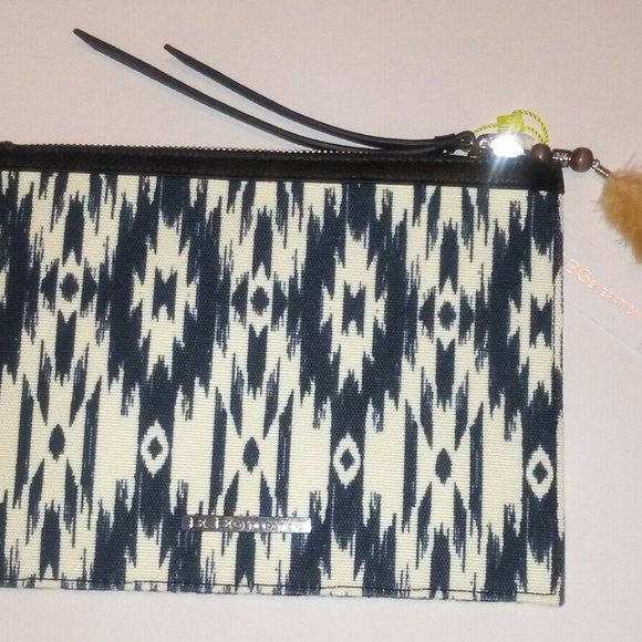 NWT BCBG Women's Feather Clutch Ret$38 - Picture 2 of 2